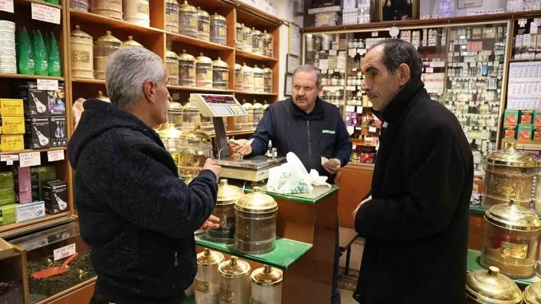 'Geçmeyen girip  ve nezle için vatandaşlar aktarcılara akın etti'