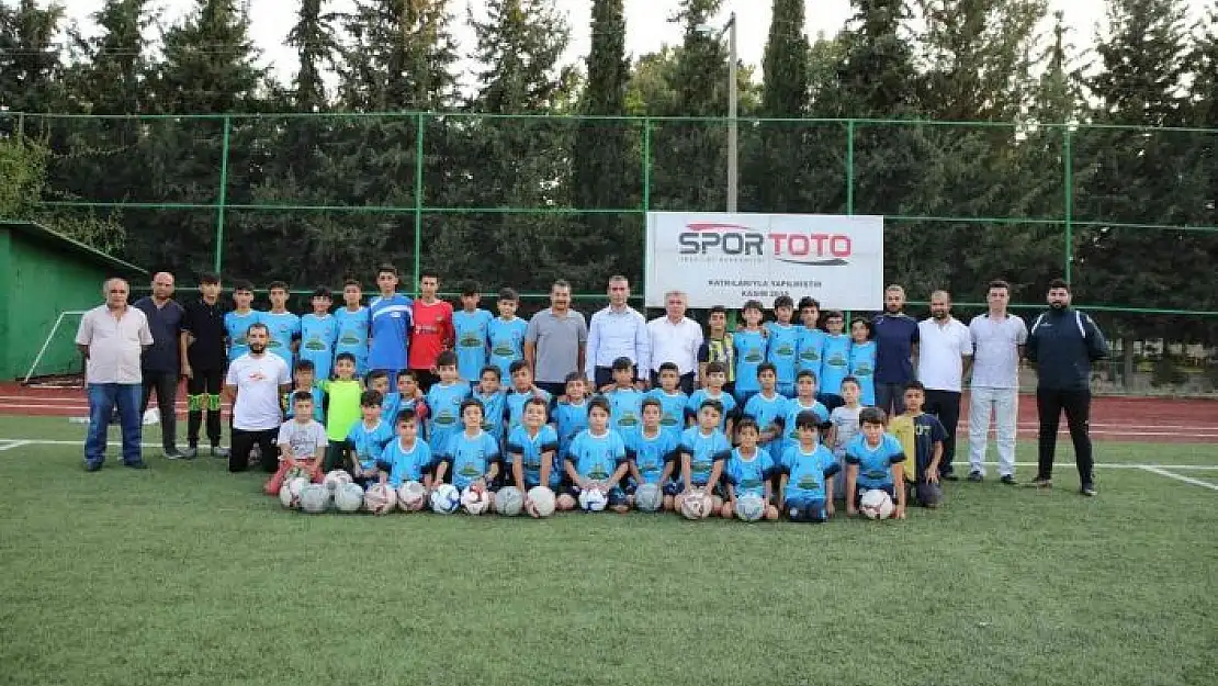 'Geleceğin futbolcuları spor okullarında yetişiyor'