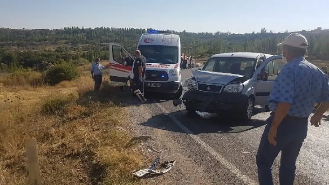 'Gemerek´te trafik kazası 5 yaralı'