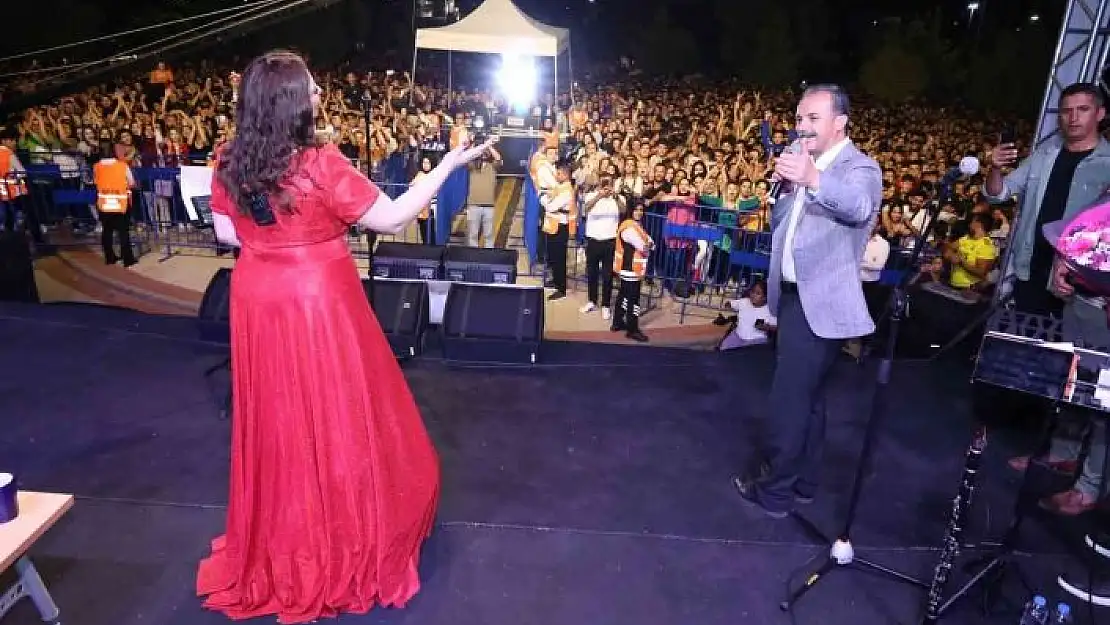 'Gençlik ve Çocuk Festivali konserlerle başladı'