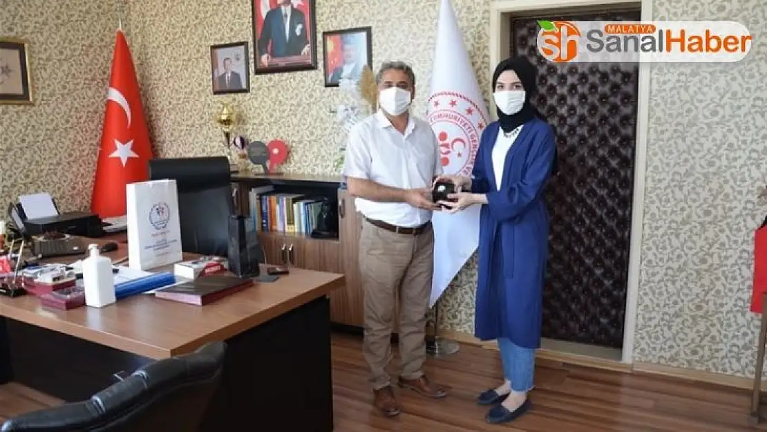 Gençlik ve Spor İl Müdüründen ödülünü aldı