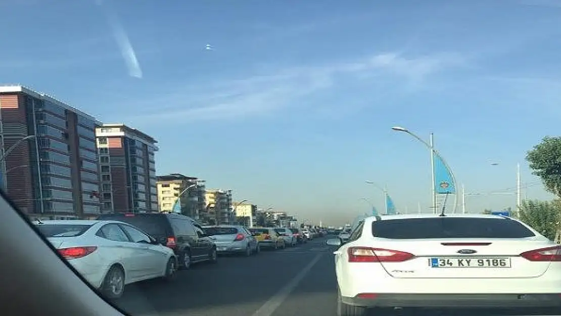 OKULLAR AÇILDI MALATYA TRAFİĞİ KİTLENDİ