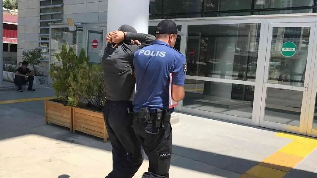 'Girdikleri iş yerinde suçüstü yakalanan 2 hırsızlık şüphelisi tutuklandı'