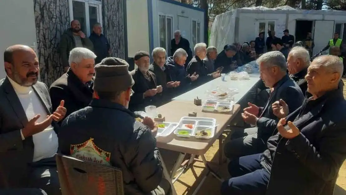 'Gölbaşı Belediyesi deprem şehitleri için mevlit okuttu'