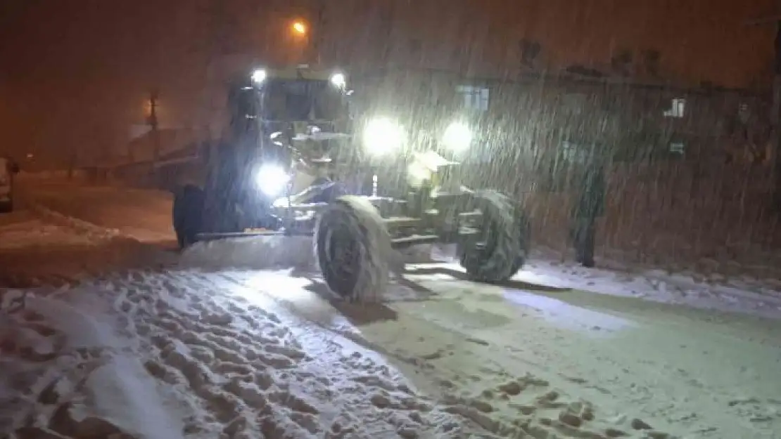 'Gölbaşı Belediyesi yolları tuzluyor'