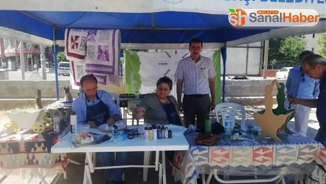 Gölbaşı ilçesinde halk eğitim merkezi tanıtım standı açtı