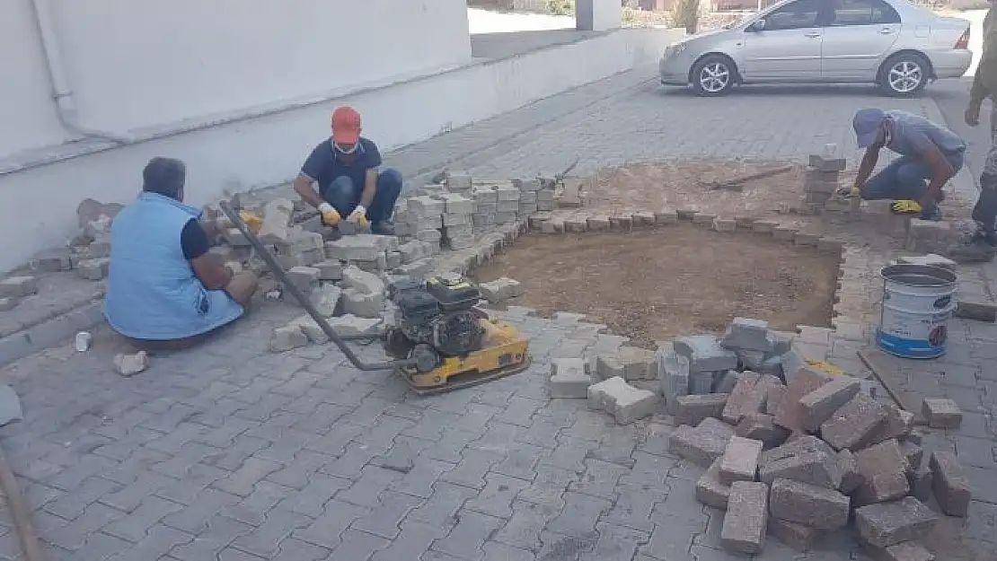 'Gölbaşı ilçesinde kaldırım taşları yenileniyor'