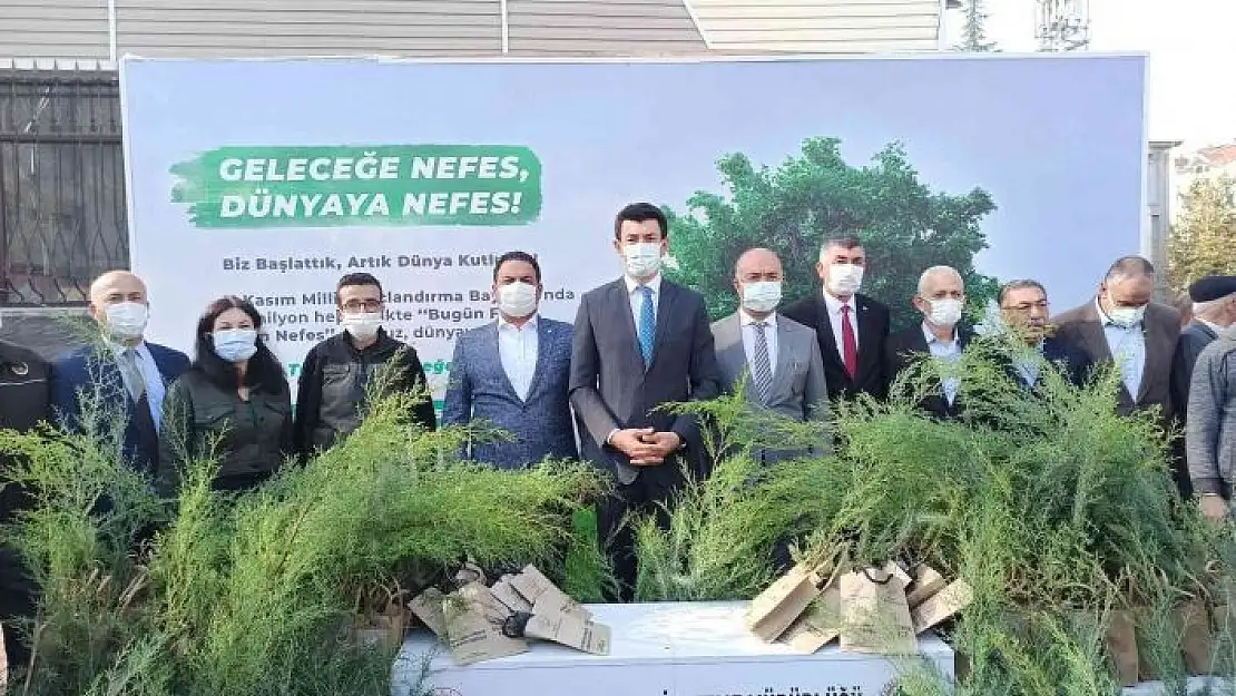 'Gölbaşı´nda Orman Haftası nedeniyle fidan dağıtıldı'