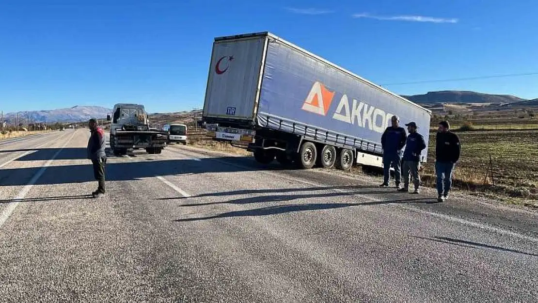 'Gölbaşı´nda tır yoldan çıktı: 1 yaralı'