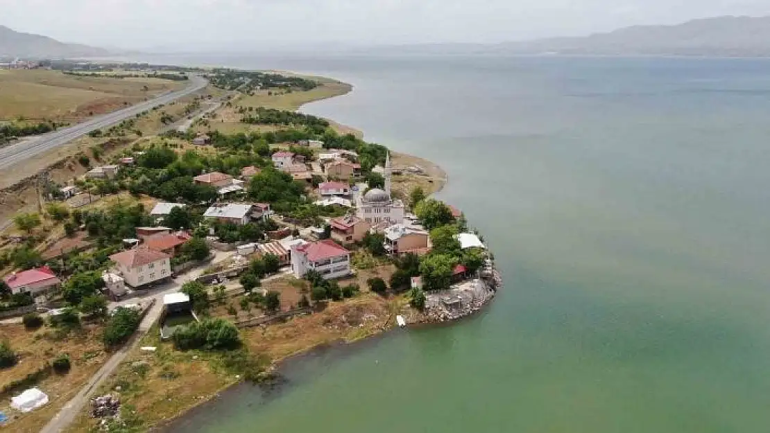 'Görenlerin hayran kaldığı köy yağışlarla eski güzelliğine kavuştu'