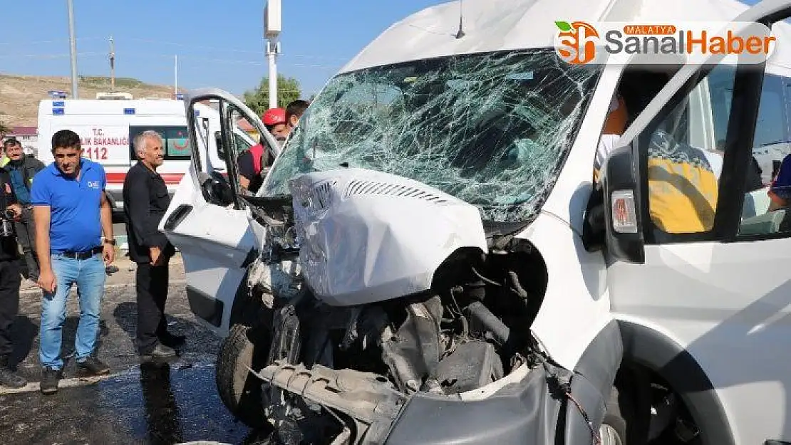 Göreve giden özel harekat polisleri kaza yaptı: 6 yaralı