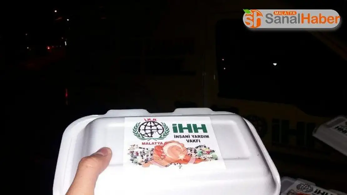 Güvenlik güçlerine sahurda yemek ikramı sürprizi