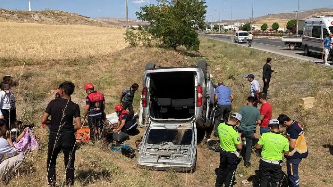 'Hafif ticari araç şarampole uçtu: 7 yaralı'