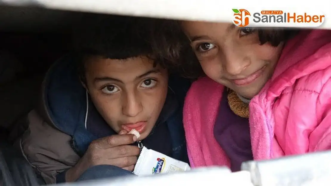 Halep'ten kaçan siviller hayatta kalmaya çalışıyor