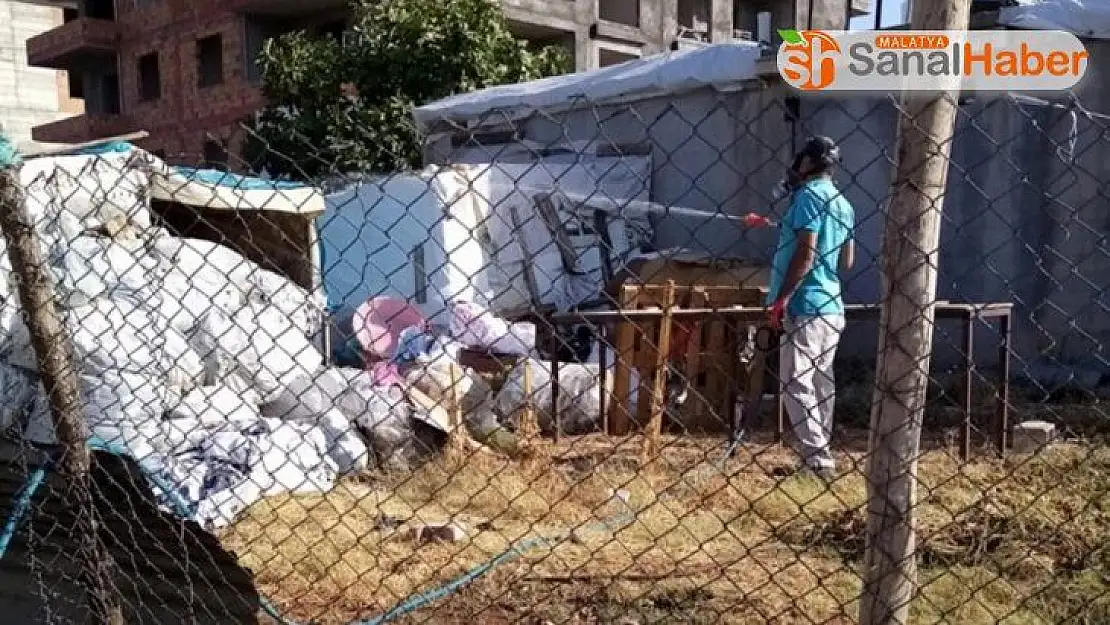 Haşereyle mücadele devam ediyor