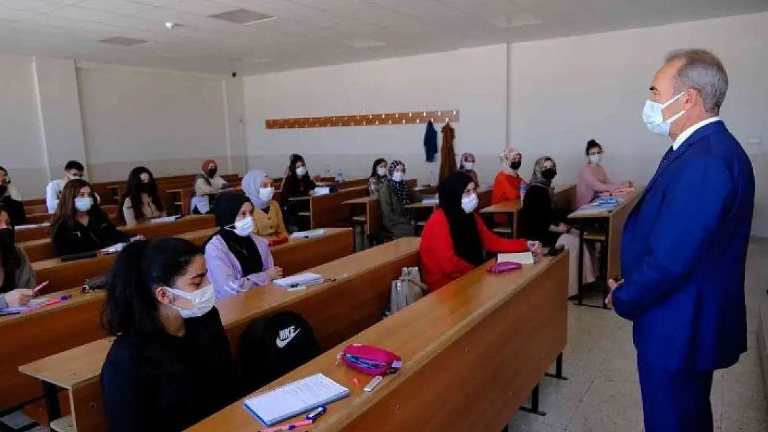 'Hasret bitti, öğrencileri ile buluştu'
