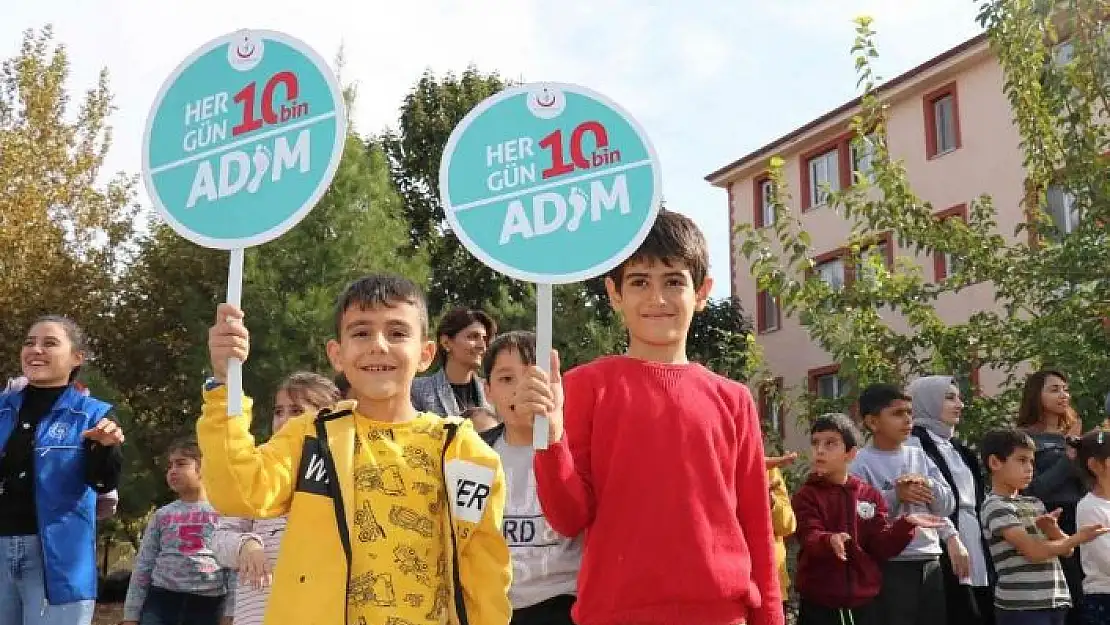 'Hastane bahçesinde çocuk şenliği'