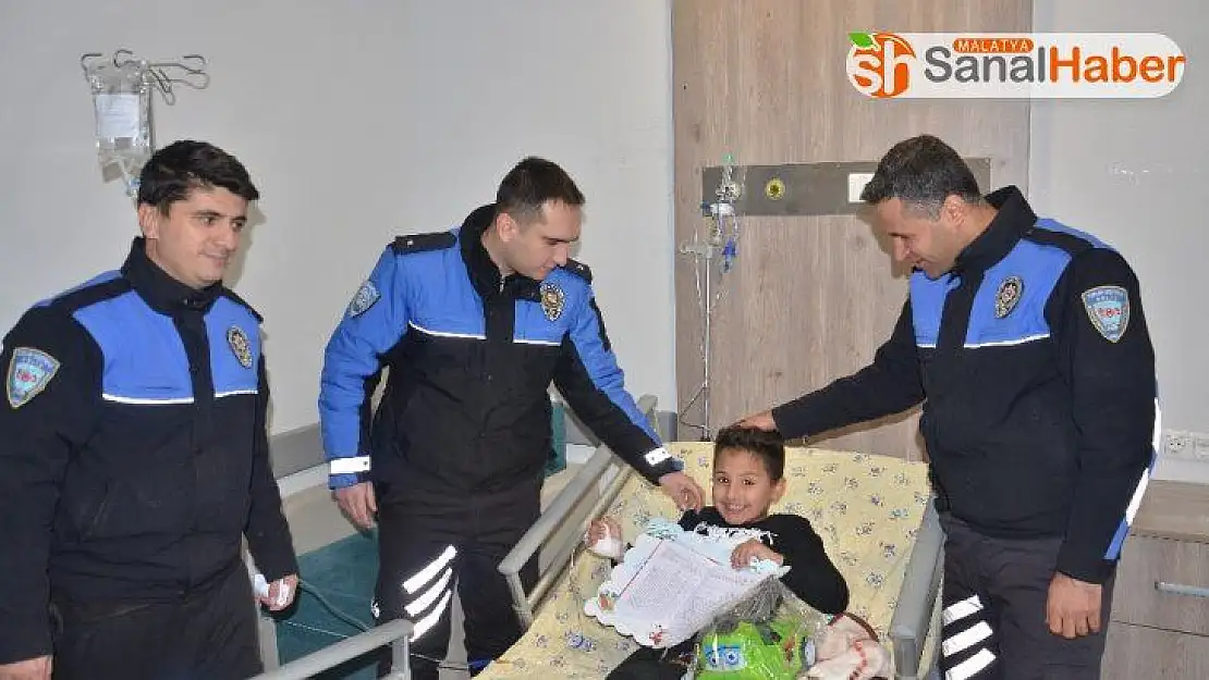 Hastanede tedavi gören öğrencilere polisten karne sürprizi