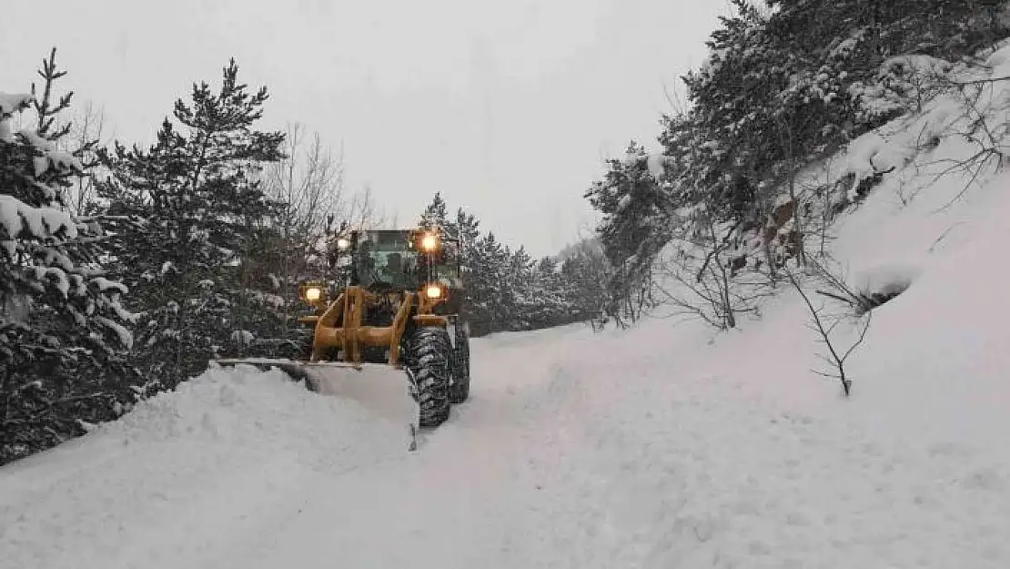 'Hastaya ulaşmak için 1 metre karda mücadele verdiler'