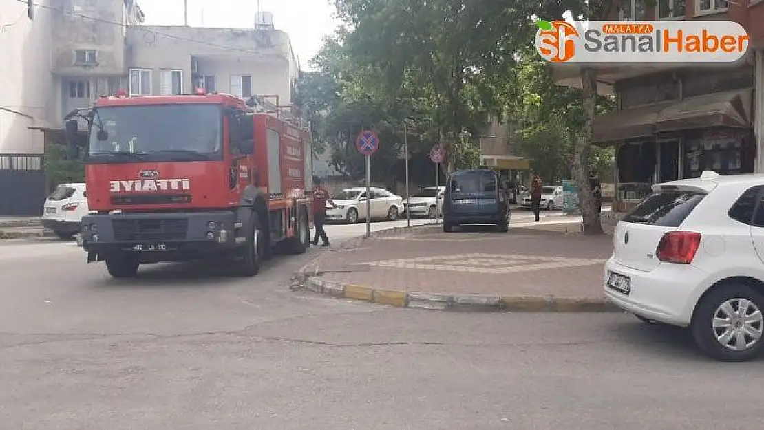 Havalandırma boşluğunda çıkan yangın paniğe neden oldu