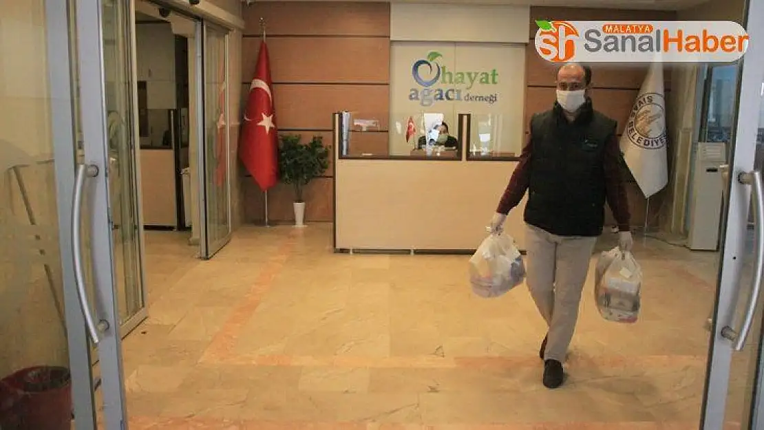 Hayat Ağacı Derneği 65 yaş üstünü unutmadı