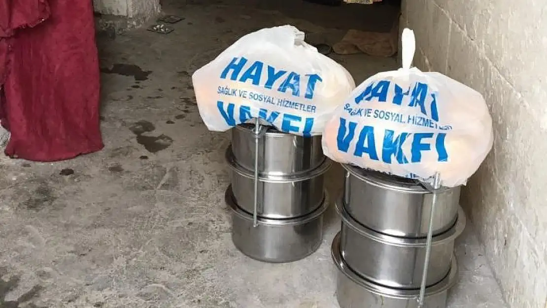 'Hayat Vakfı´ndan Ramazan´da da sıcak yemek'