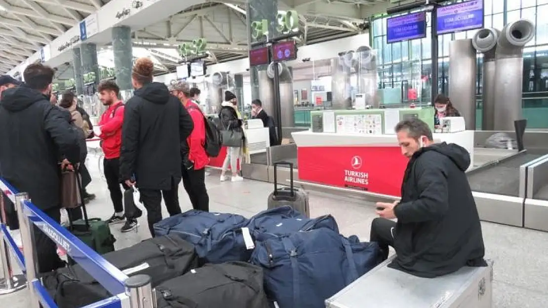 'HD Elazığ Karakoçan, İzmir´den dönemiyor'
