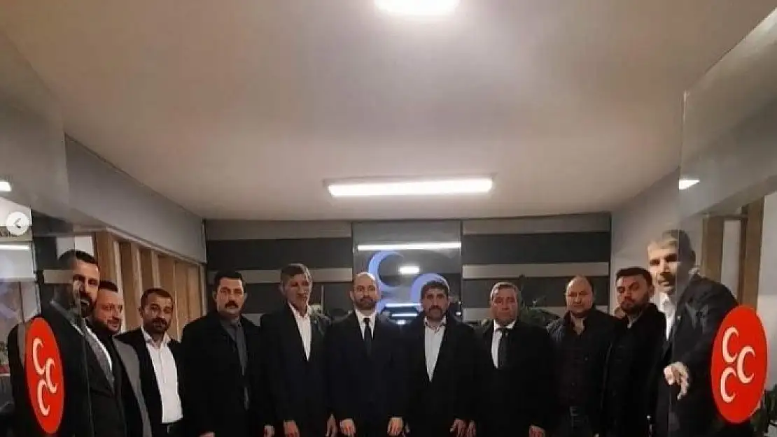 'HDP işbirliğine kızdı İYİ Parti´den istifa edip MHP´ye geçti'