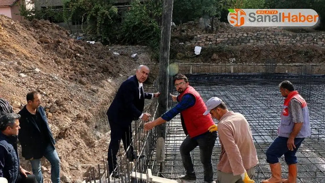 Hekimhan Belediye Başkanı Turan Karadağ, cemevi inşaatını inceledi