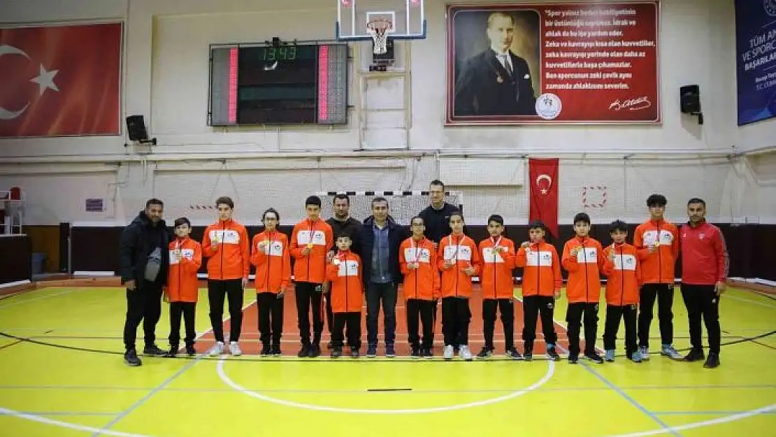 'Hokey grup müsabakaları sona erdi'
