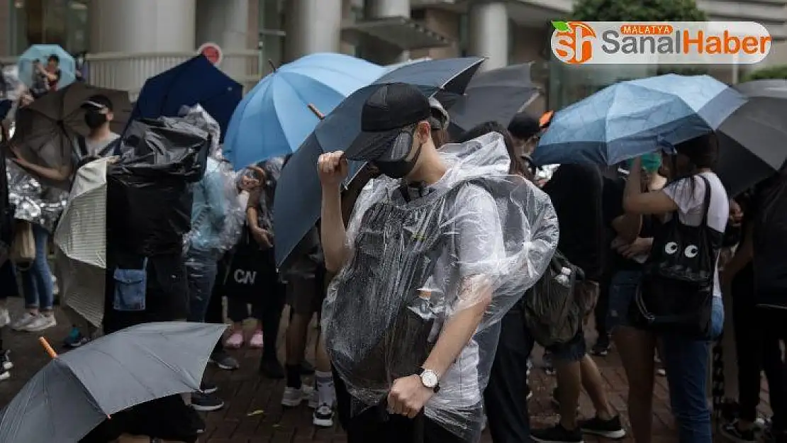 Hong Kong'da 44 protestocu hakim karşısında