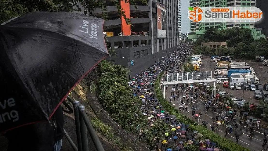 Hong Kong'da olaylı protesto: 36 gözaltı