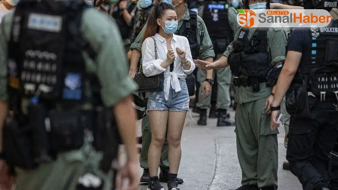 Hong Kong'daki sessiz protestoda 53 kişi gözaltına alındı