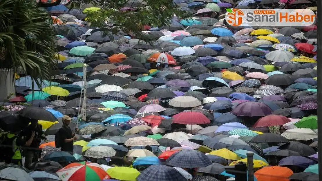Hong Konglular bir kez daha sokaklara döküldü
