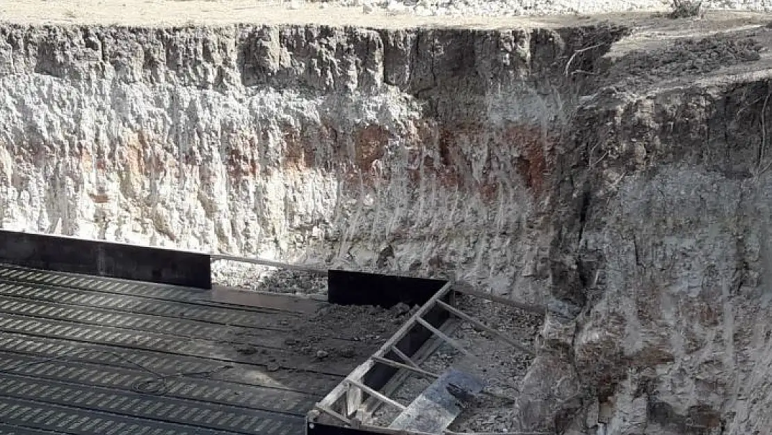 'Hükumet konağı inşaatında toprak kaydı: 1 yaralı'