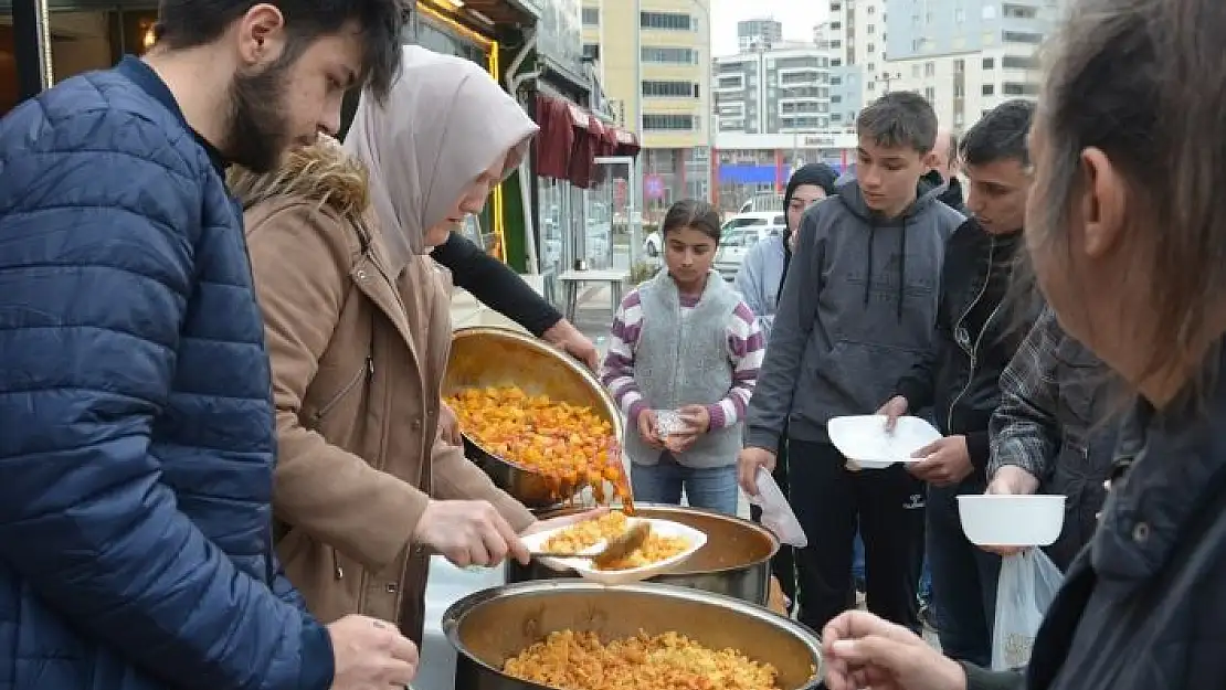 'Hünerli Eller´i Hayır Elleri´ne çevirdiler'