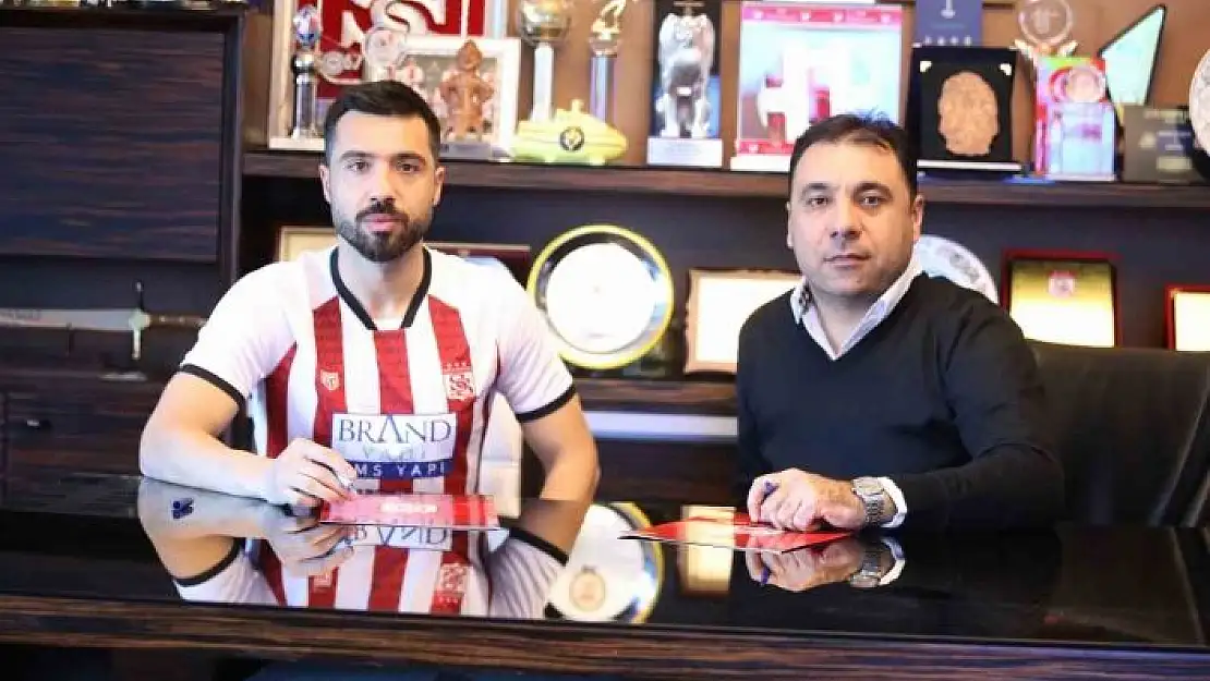 'İbrahim Akdağ resmen Sivassporda'