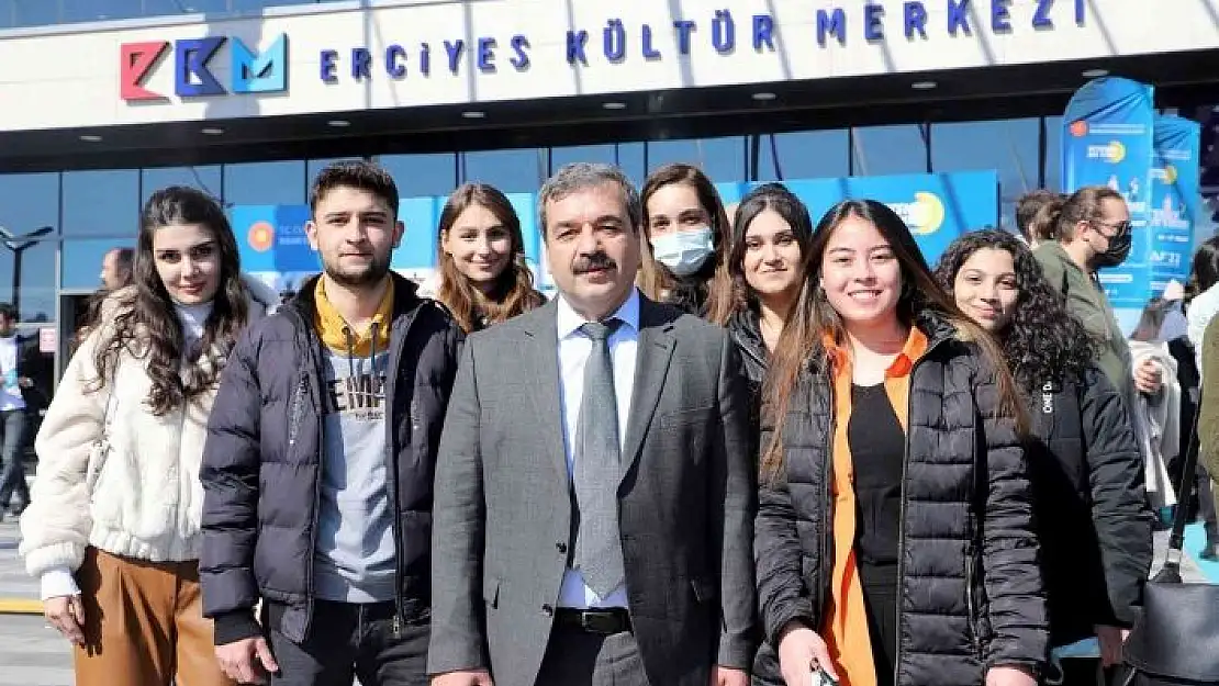 'İç Anadolu Kariyer Fuarı´nda SBTÜ rüzgarı'