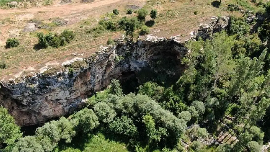 'İçi su dolu gizemli mağara keşfedilmeyi bekliyor'