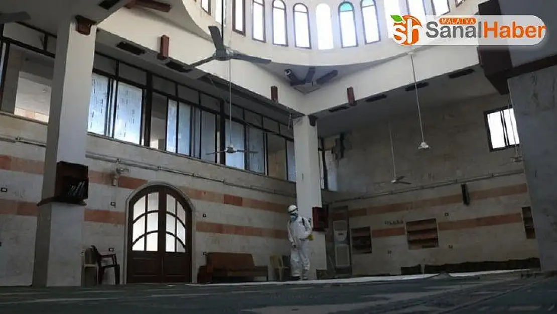 İdlib'de korona virüse karşı dezenfekte başladı