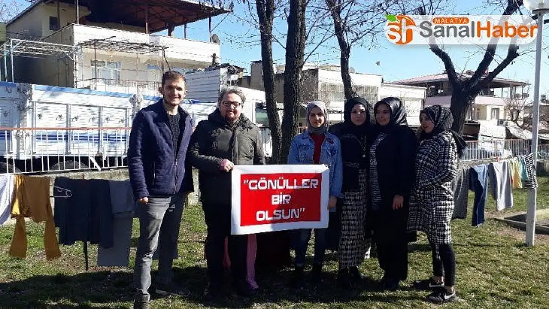İhtiyaç sahiplerine 'askıda elbise'