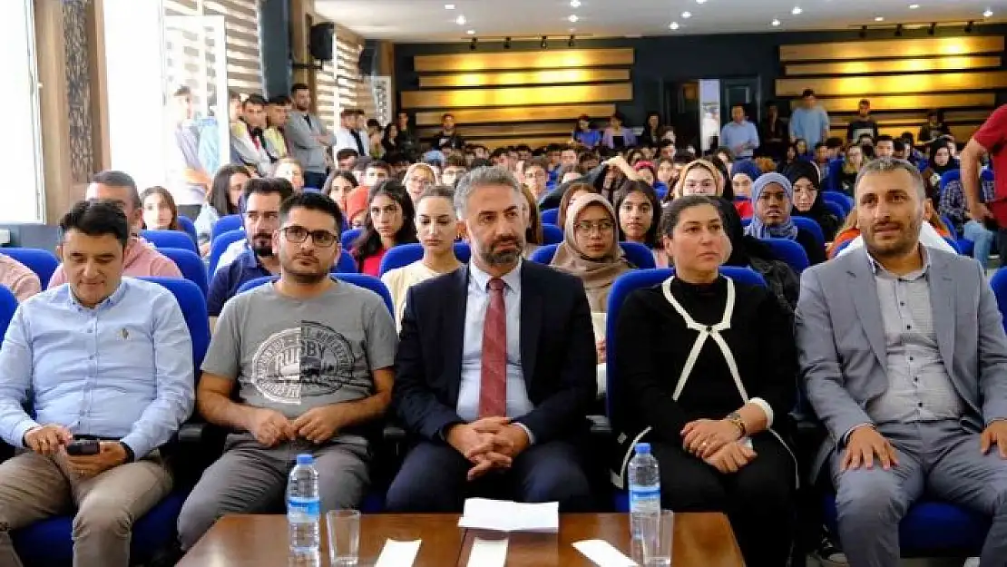 'İİBF öğrencilerine oryantasyon eğitimi'