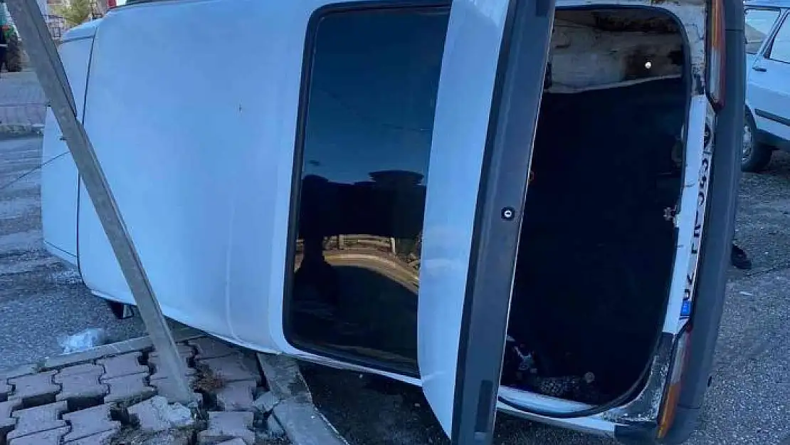 'İki otomobil çarpıştı: 1 yaralı'