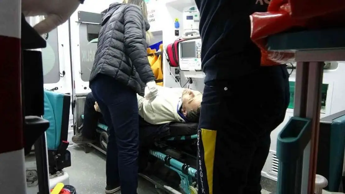 'İki otomobil çarpıştı: 2 yaralı'