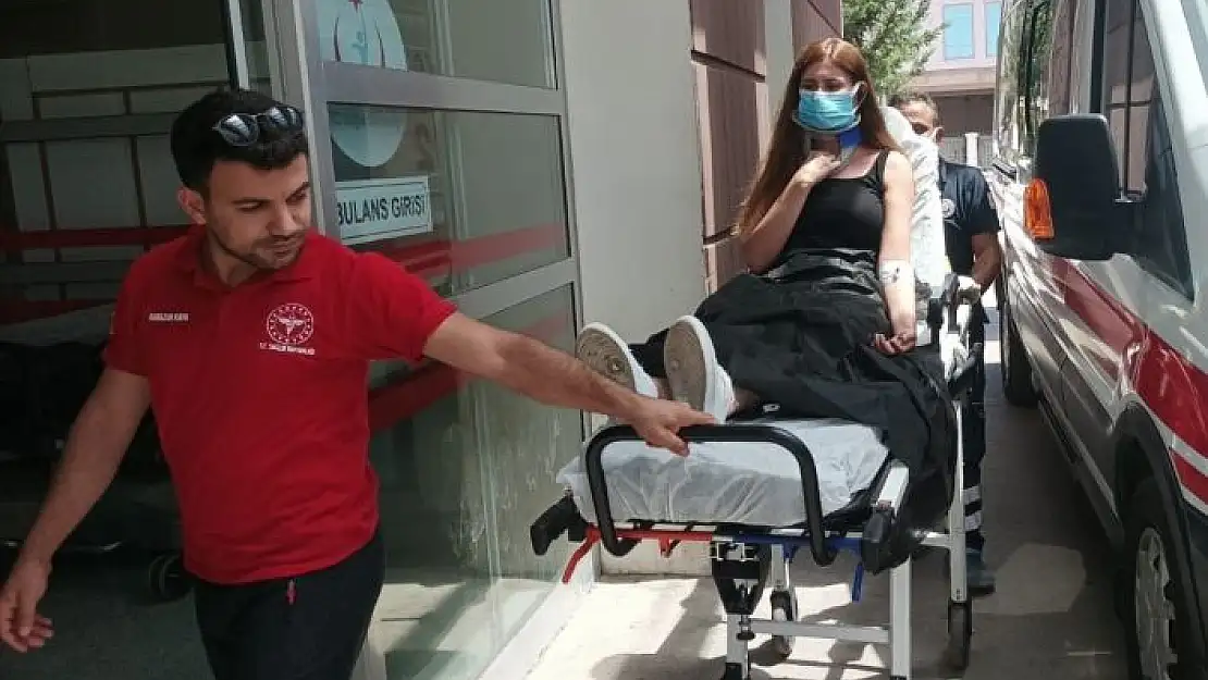 'İki otomobil çarpıştı: 2 yaralı'