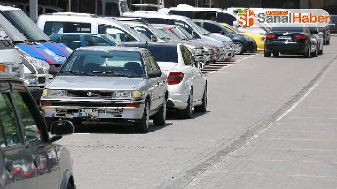 İkinci el oto pazarında korona virüs sessizliği