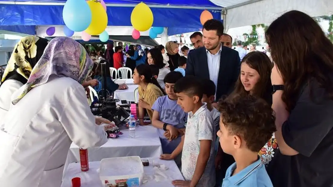 'İkra Kolejinde bilim şenliği düzenlendi'