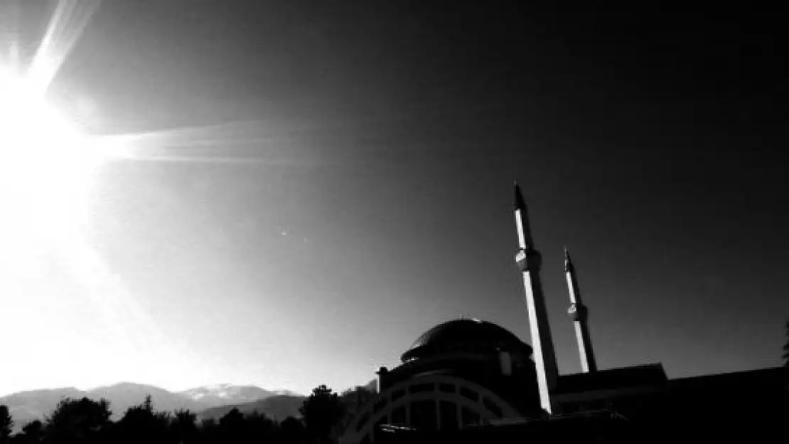 'İlahiyat Camii 3 yılda tamamlandı'