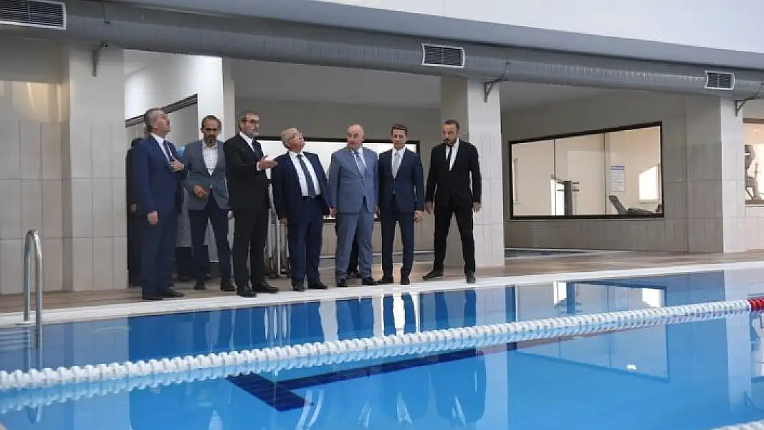 'İlçeye yarı olimpik yüzme havuzu yapıldı'