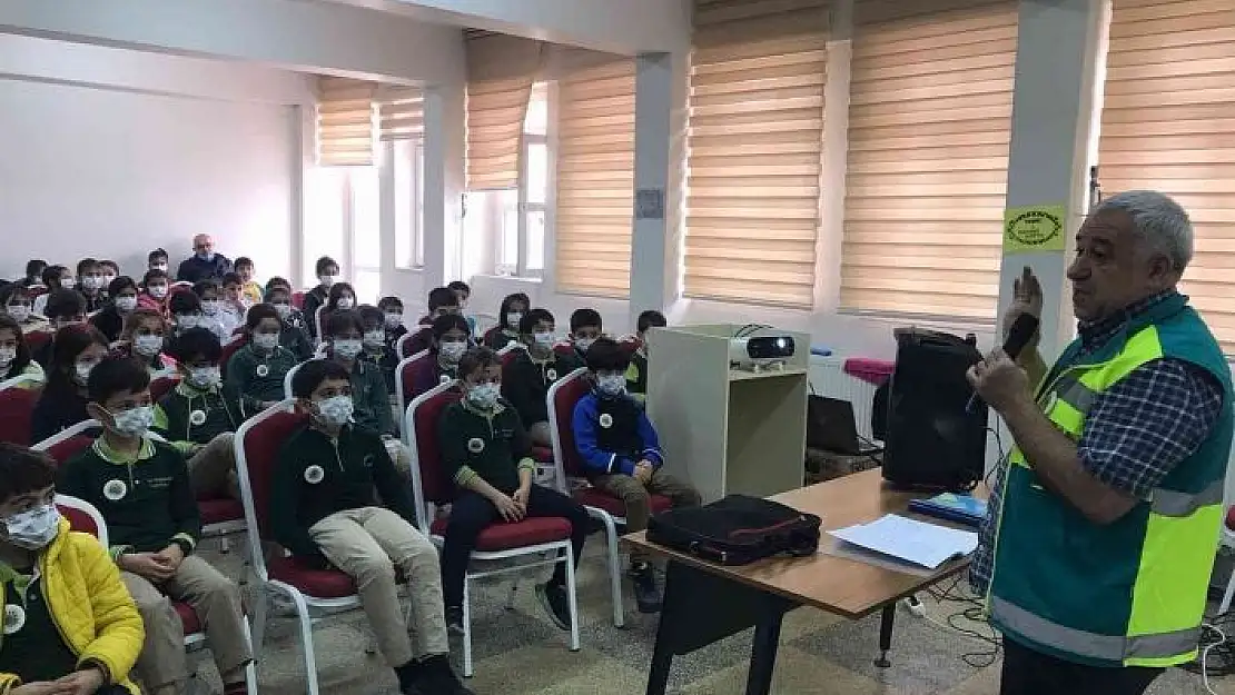 'İlkokul öğrencilerine ''Çevre yönetimi'' konferansı'